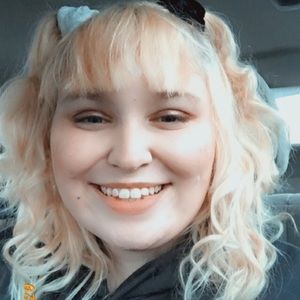 Meet your Posher, Cassie